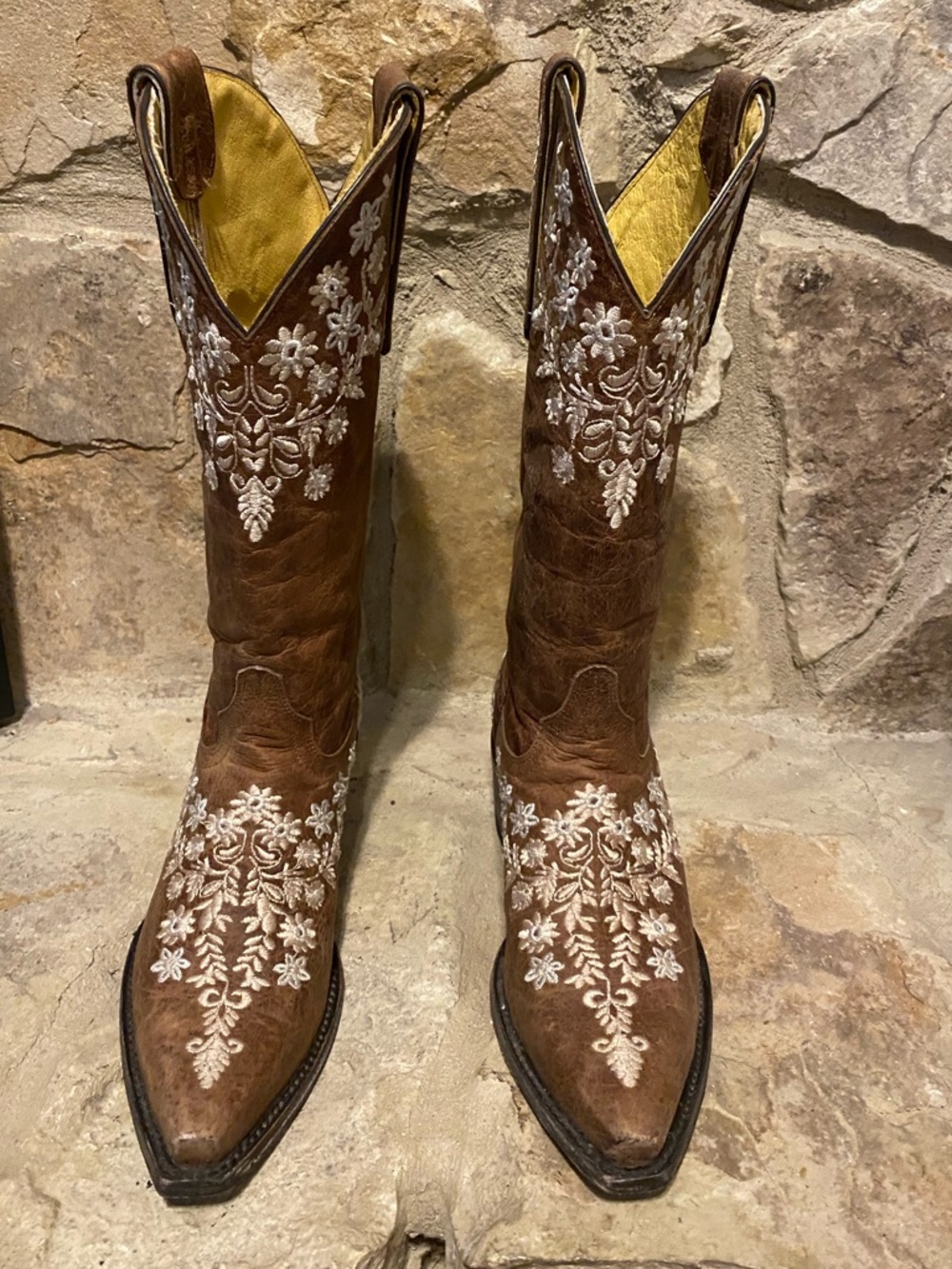 Cavenders Chestnut Goatskin Embroidered women’s western boots 5.5B